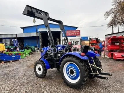 Минитрактор Русич Т-30 ВОМ 4x4 с фронтальным погрузчиком