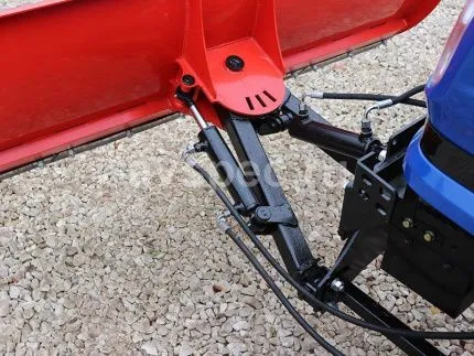 Отвал Снеговик на DF 404 G2 ОК1750