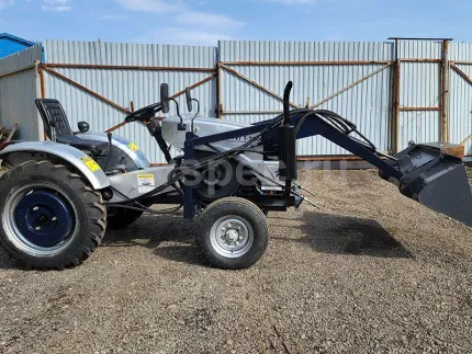 Трактор Трактор Скаут Т-220В с погрузчиком 